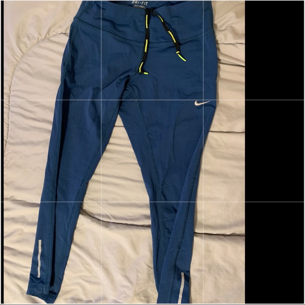 women’s Nike running leggings